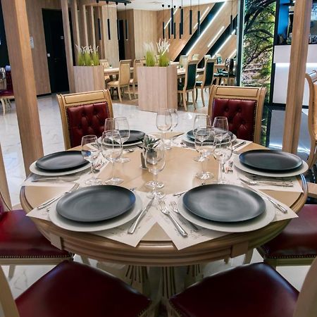 Family Hotel Business Club 苏曼 外观 照片