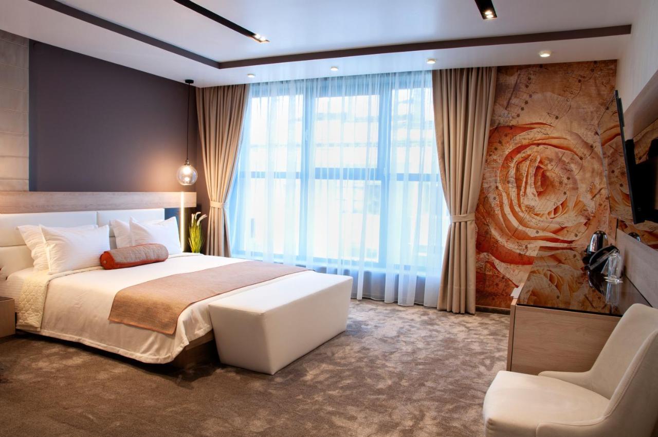 Family Hotel Business Club 苏曼 外观 照片