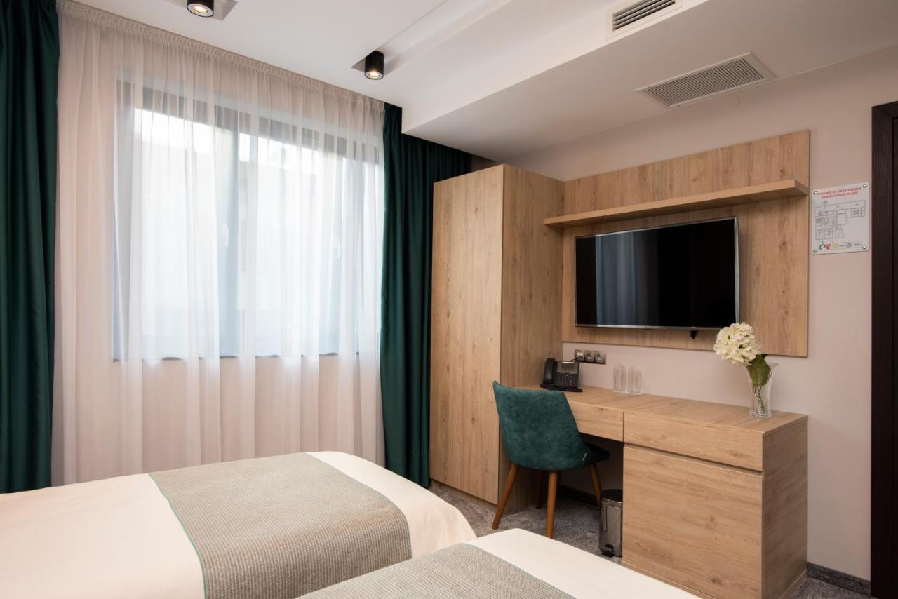 Family Hotel Business Club 苏曼 外观 照片