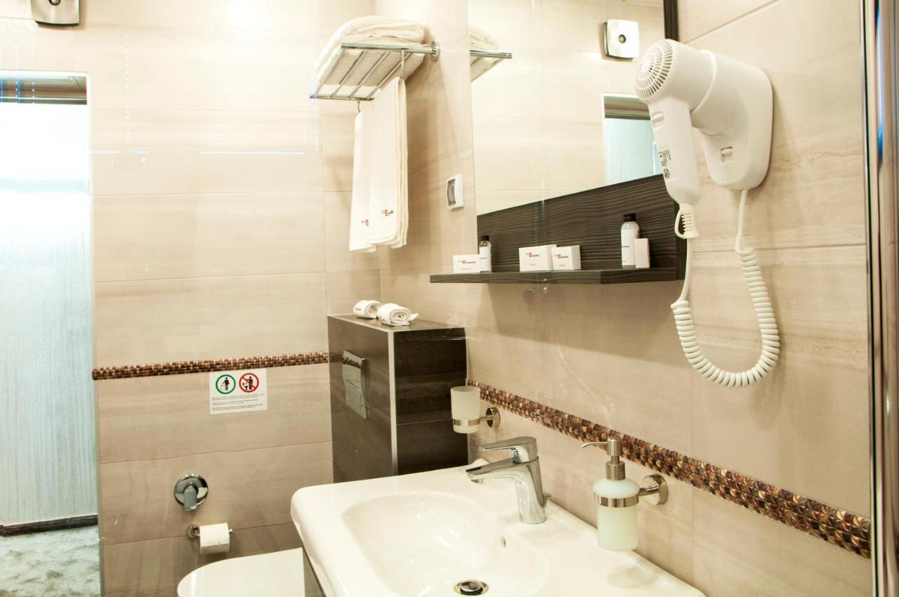 Family Hotel Business Club 苏曼 外观 照片