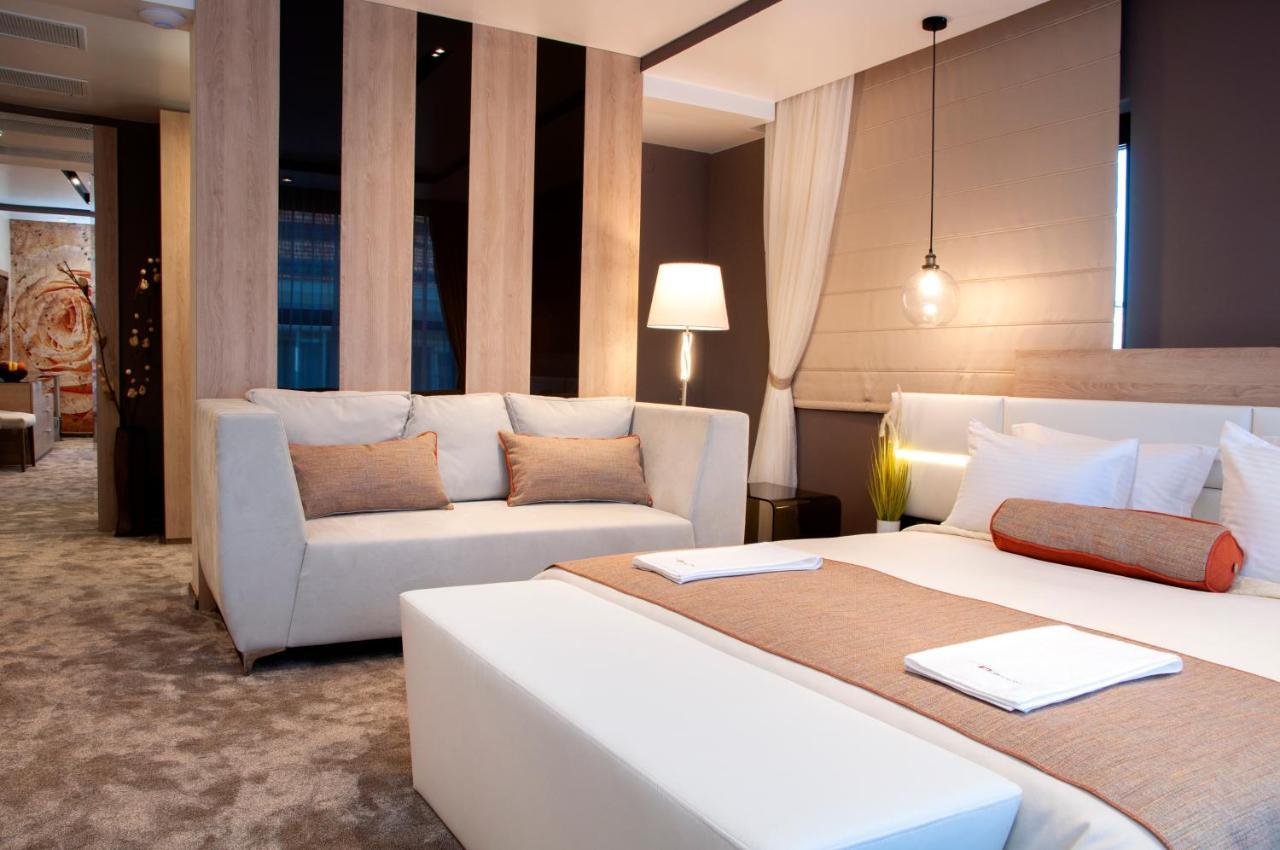 Family Hotel Business Club 苏曼 外观 照片