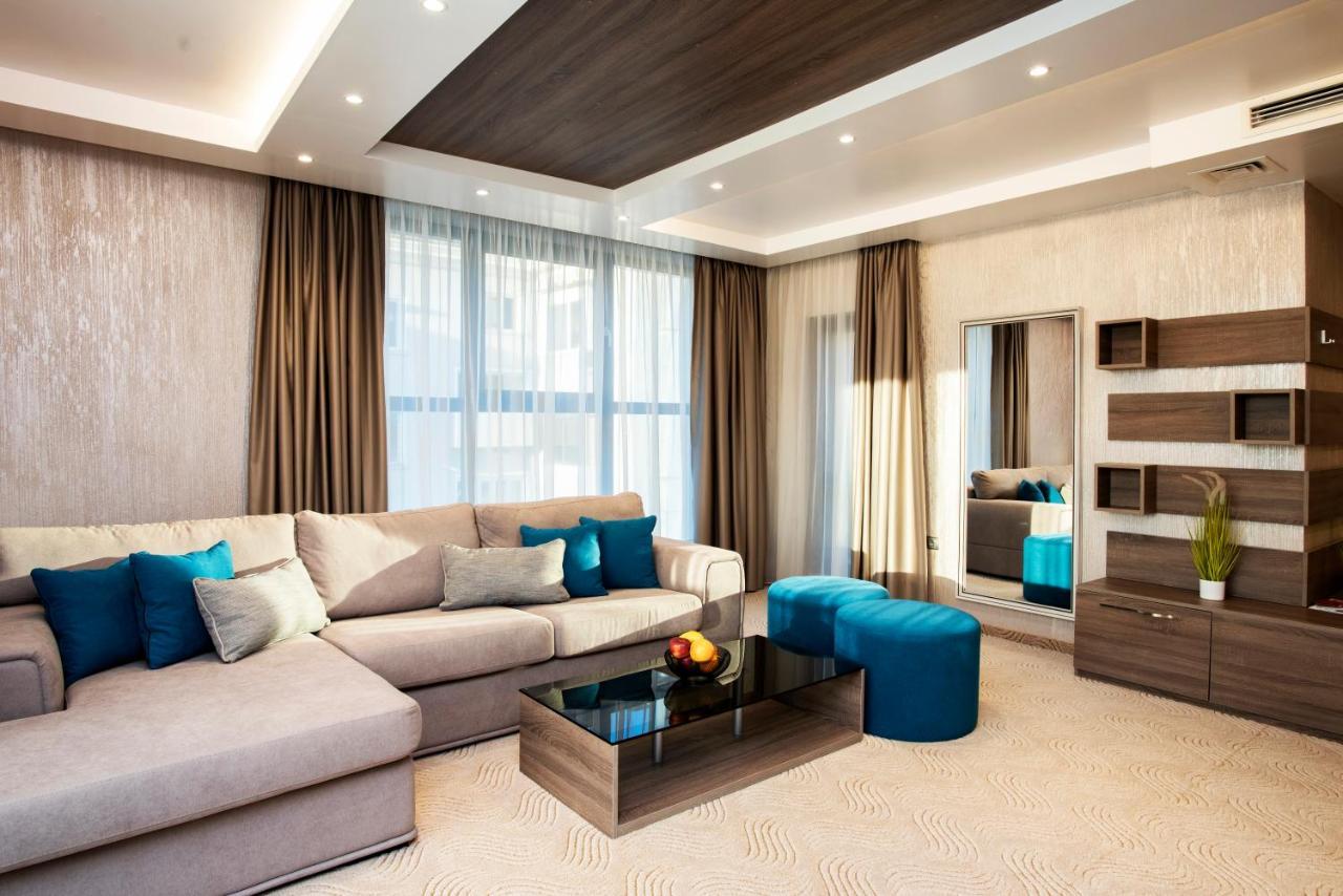 Family Hotel Business Club 苏曼 外观 照片