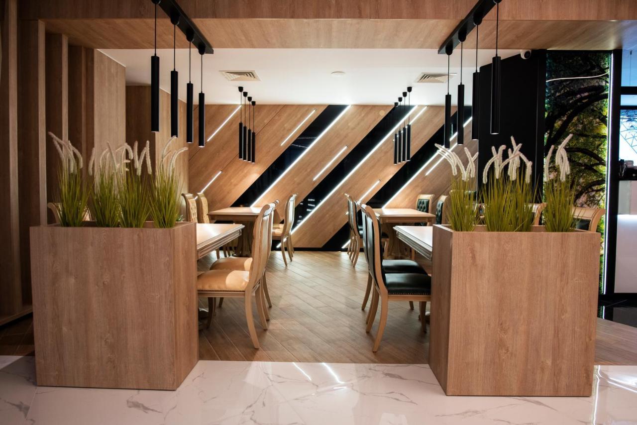 Family Hotel Business Club 苏曼 外观 照片